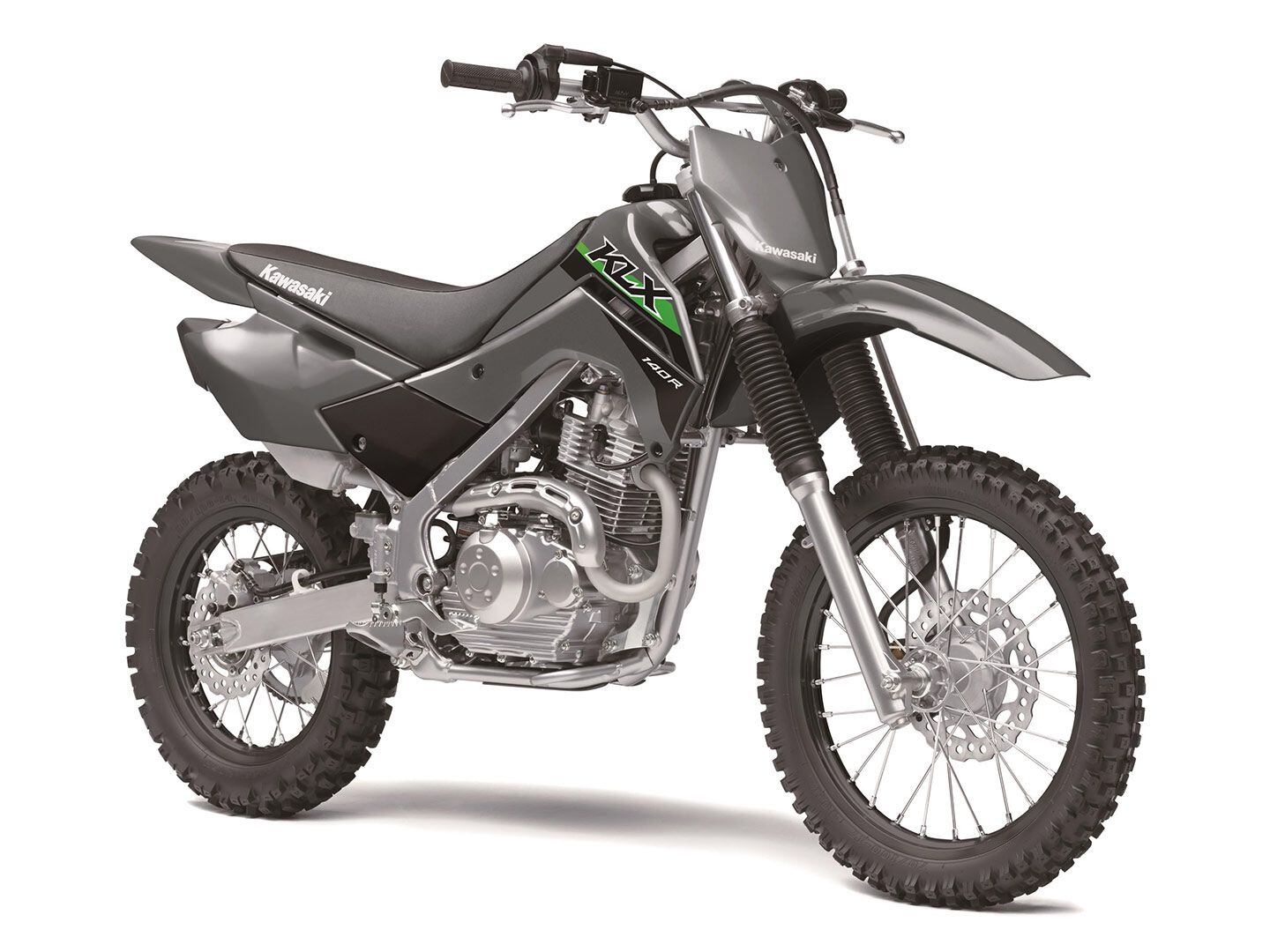 Unlike the KLX110s, which use drum brakes, the KLX140R and its other trims stop with 220mm front and 186mm rear disc brakes.