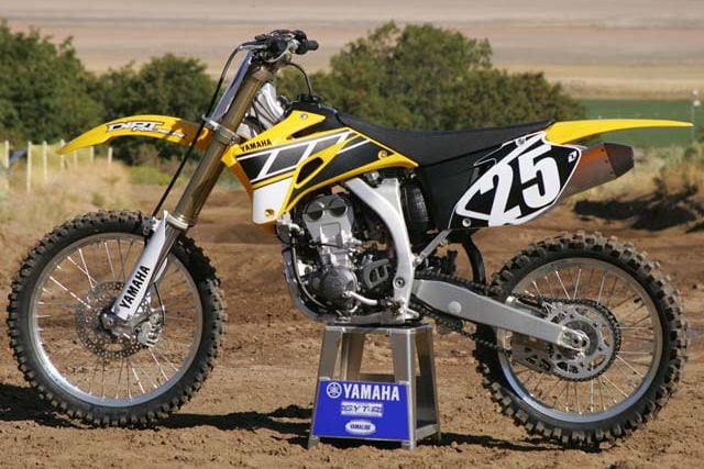 2006 Yamaha YZ250F - First Look & Review - Dirt Rider | Dirt Rider