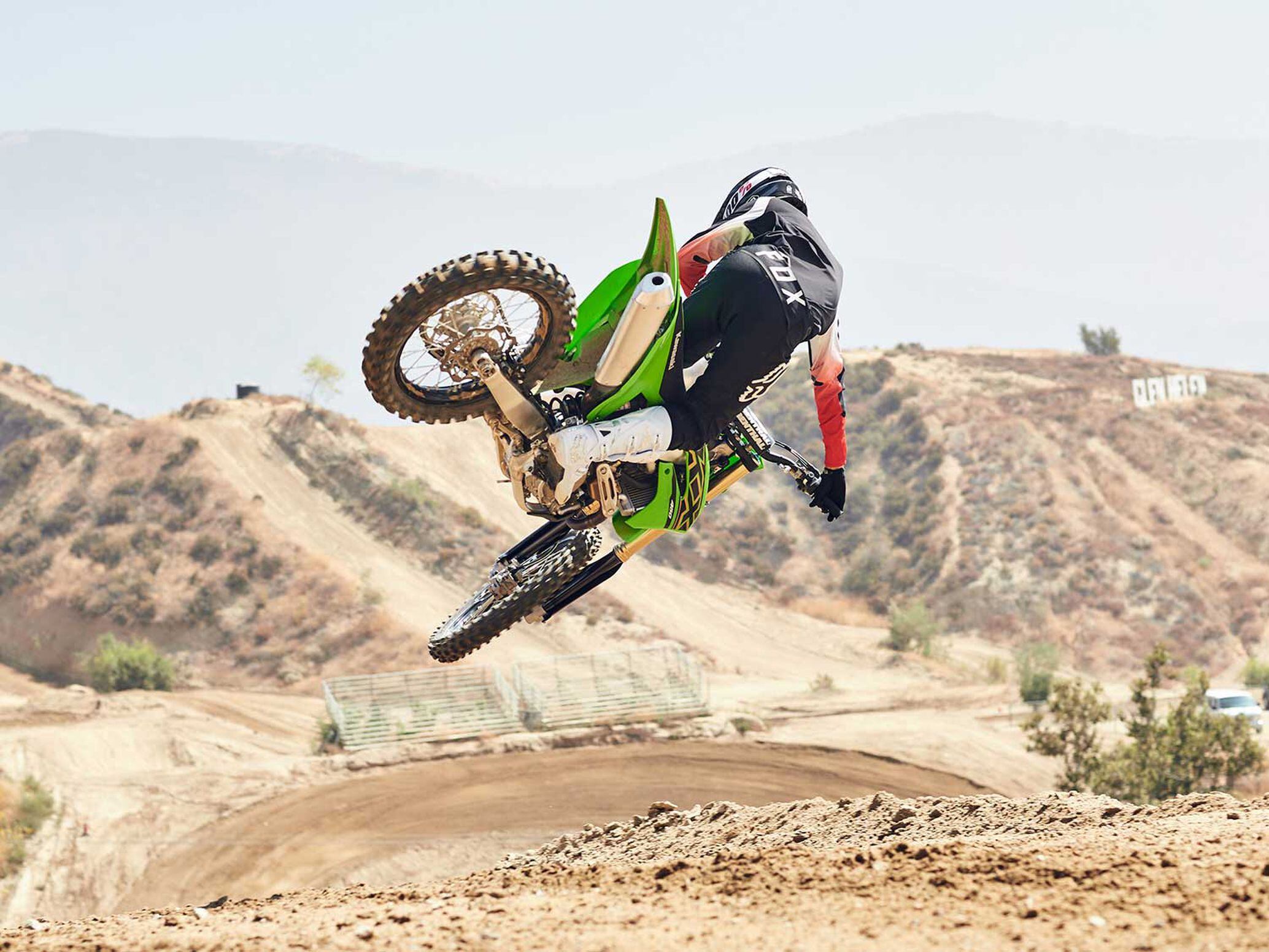 The current generation KX450 has a lot going for it. An even easier clutch pull and a better-proportioned rider triangle make it even better in 2021.