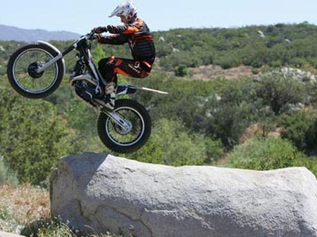 First Ride: 2011 Beta Evo 125 Trials Bike - Dirt Rider Magazine | Dirt Rider