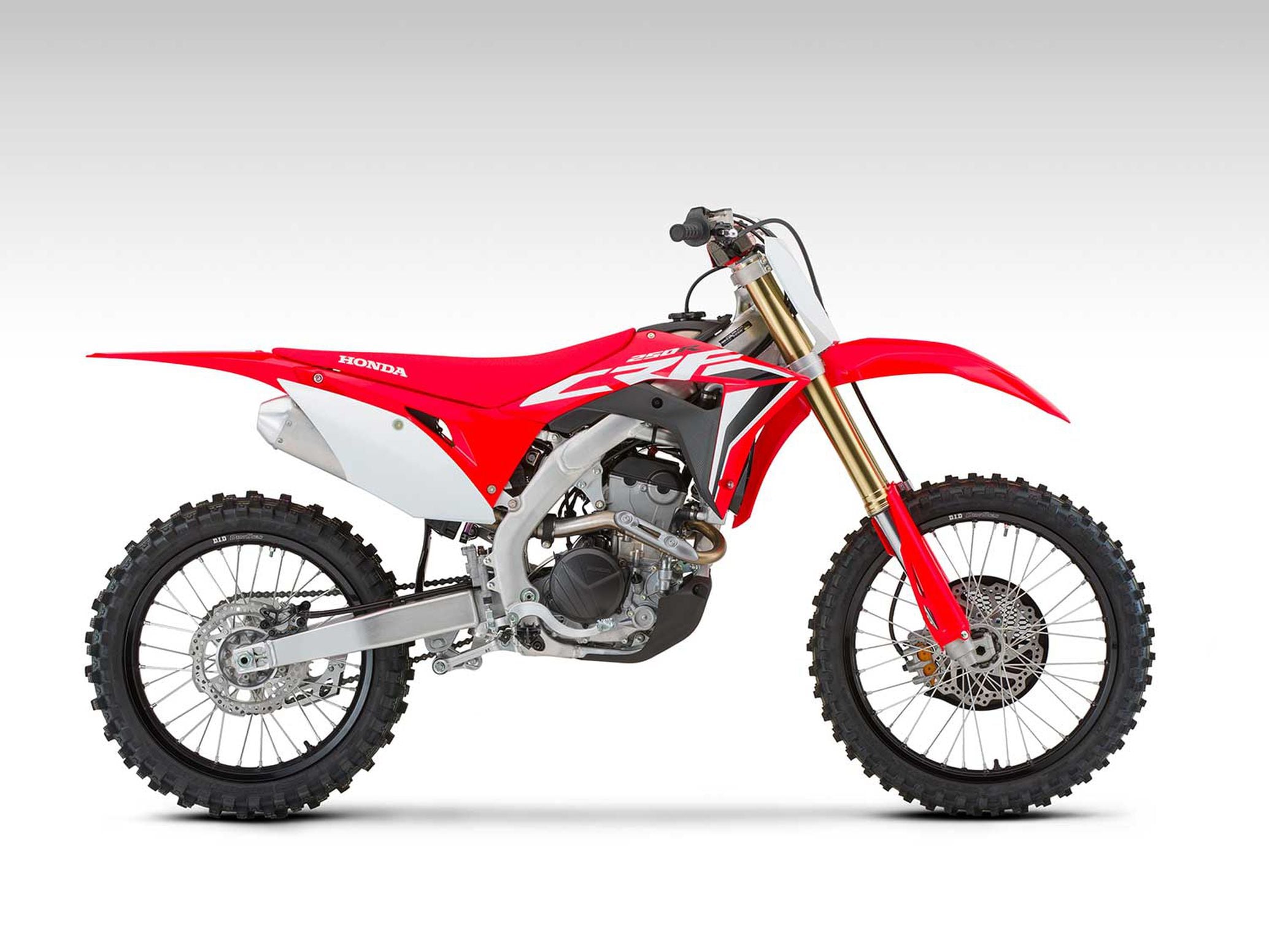 Honda’s 250cc four-stroke motocrosser, the CRF250R returns unchanged for 2021.