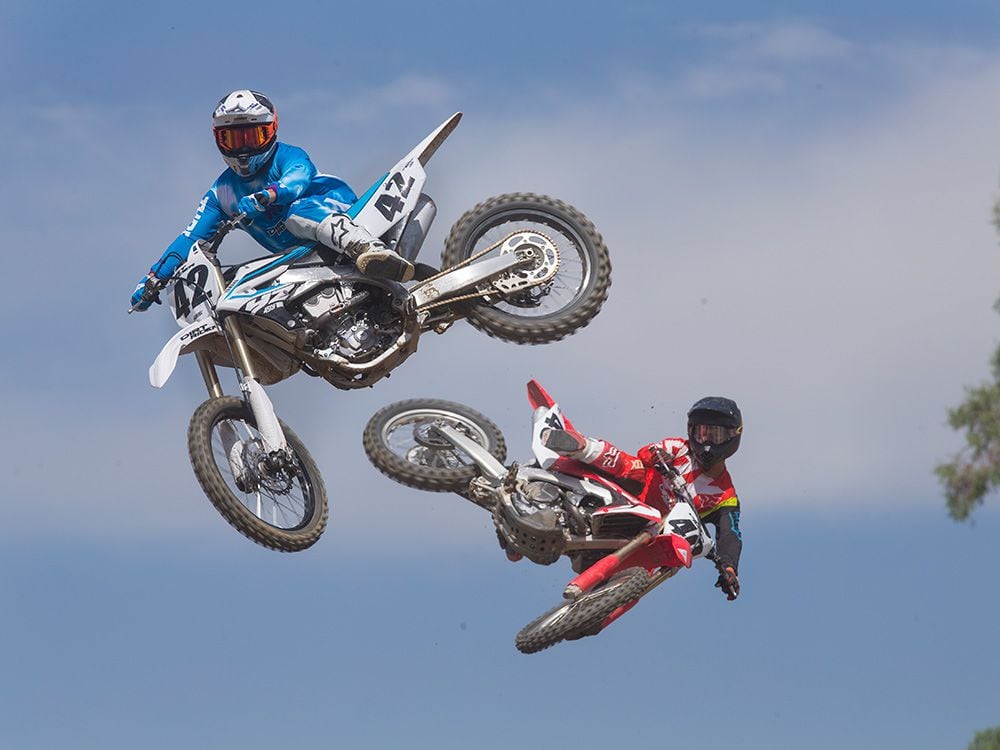 2018 Yamaha YZ450F VS. 2018 Honda CRF450R | Dirt Rider