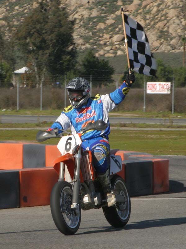 Pantaloni da motocross Race Worn 2005 MSR Team Red Bull KTM di Nathan  Ramsey - Rivista di azione di motocross